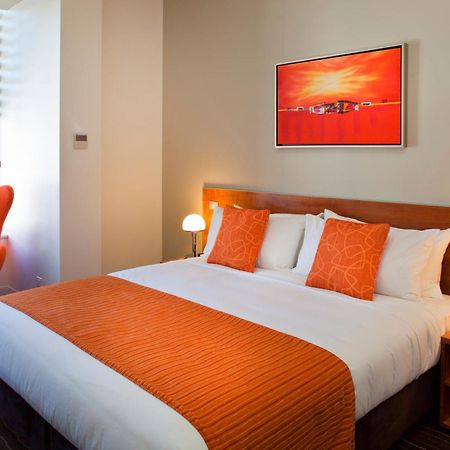 มันตรา ชาร์ลส์ โฮเทล ลอนเซสตัน Hotel ลอนเชสตัน ภายนอก รูปภาพ