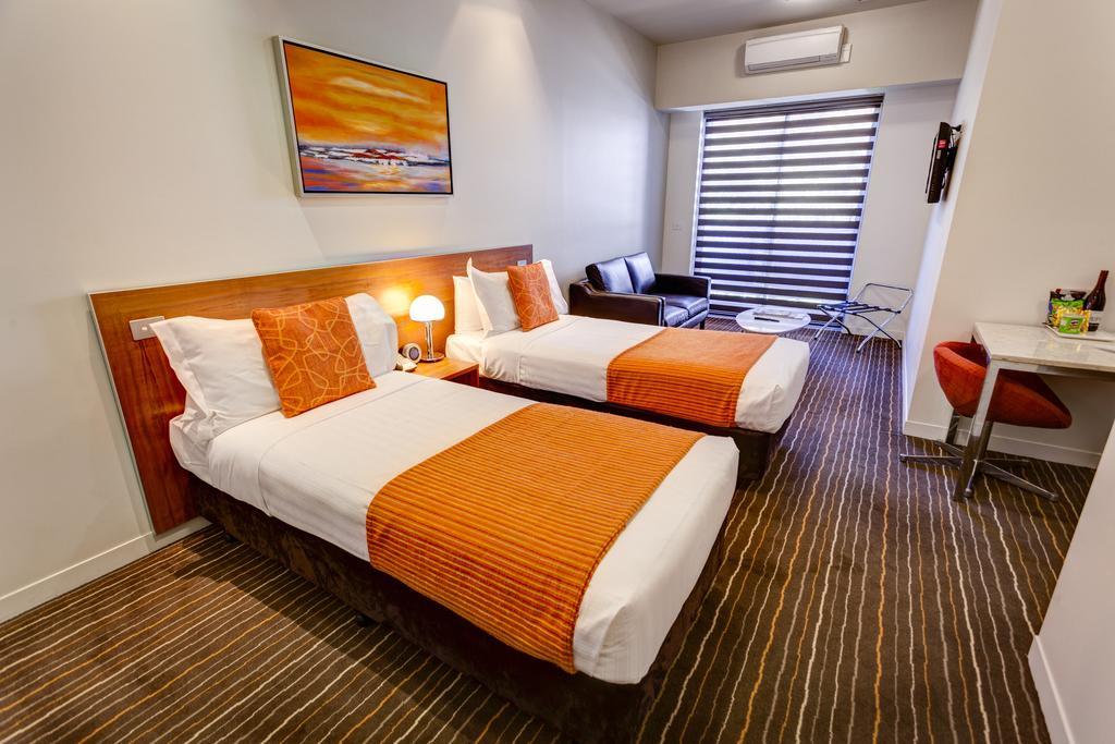 มันตรา ชาร์ลส์ โฮเทล ลอนเซสตัน Hotel ลอนเชสตัน ภายนอก รูปภาพ